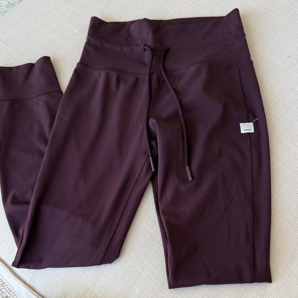 Vuori Burgundy Daily Leggings